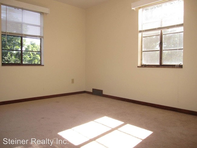 Building Photo - 1302 Lancaster Ave
