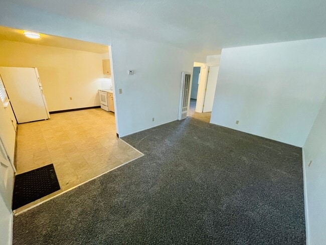 Foto del edificio - 2 bed 1 bath unit for rent