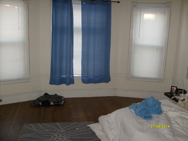 Bedroom - 1005 Grant St