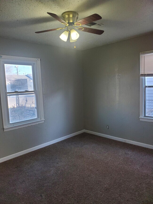 Foto del edificio - 1421 N Highland St
