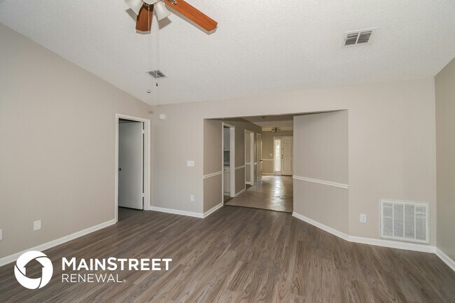 Foto del edificio - 12461 Hickory Hollow Dr