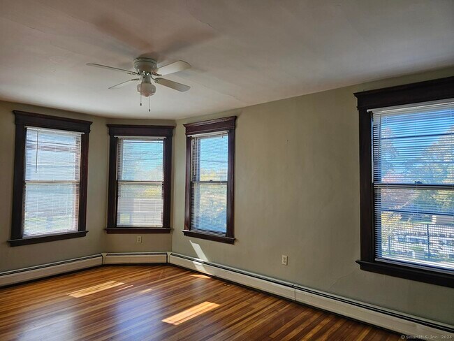 Foto del edificio - 169 Winchester Ave