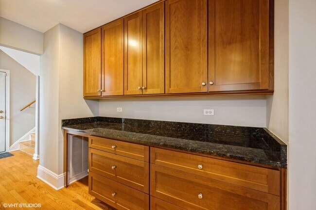 Foto del edificio - 1325 Ferndale Ave