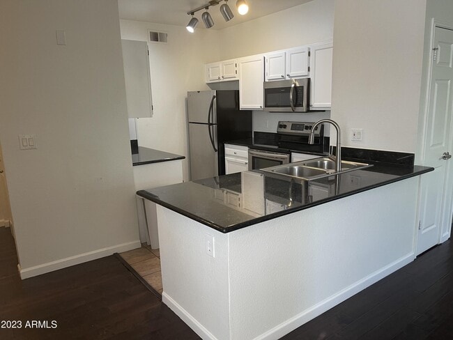 Building Photo - 7009 E Acoma Dr