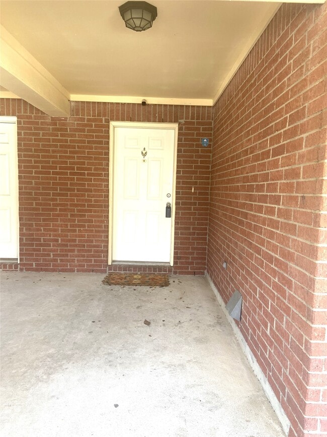 Building Photo - 3304 Twp Grove Ln