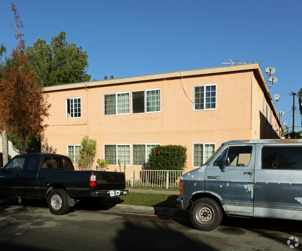 Primary Photo - 237 W Wilson Ave