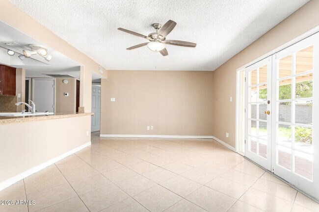 Foto del edificio - 1049 E Carter Dr