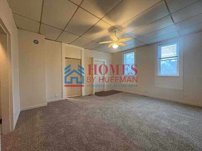 Foto del edificio - Three Bedroom House | Move In Ready!