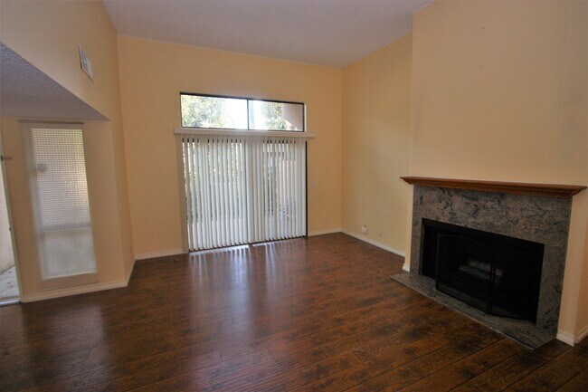 Building Photo - 2925 Wellesley Ct