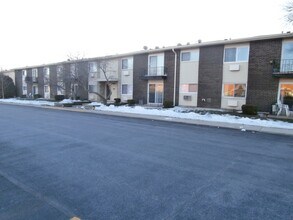 Building Photo - 8860 N Western Ave