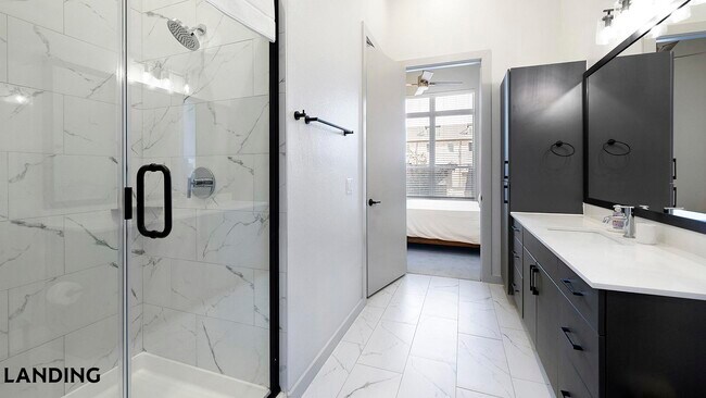 Foto del edificio - 1345 E 15th St