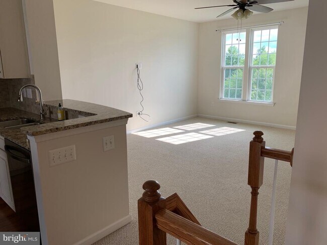 Foto del edificio - 9022 Randolph Cir