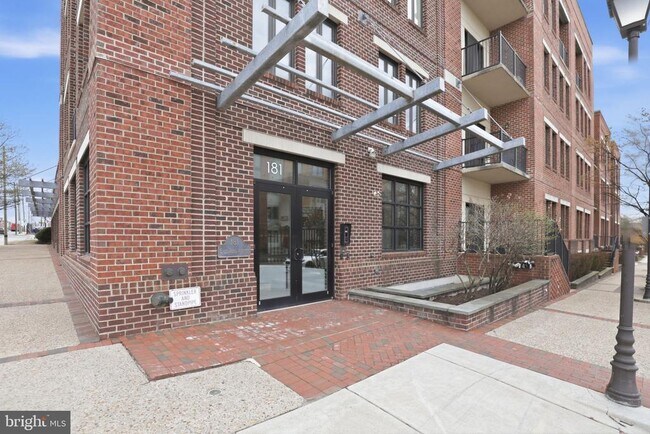 Foto del edificio - 181 E Reed Ave