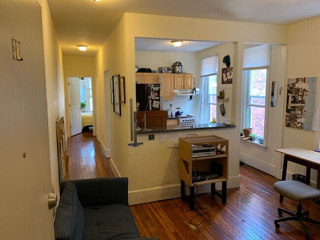 Foto del edificio - Amazing 1BR/1BA Apartment in University Ci...
