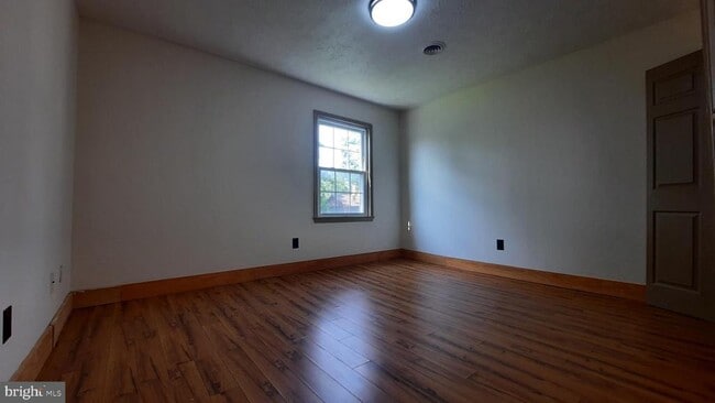 Building Photo - 1416 1416 N Shenandoah Ave