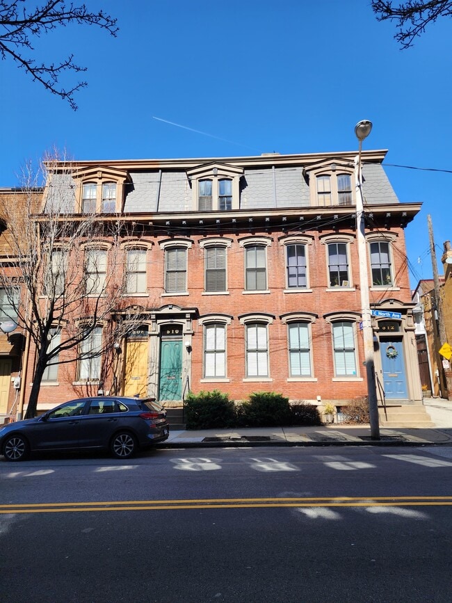 Building Photo - 510 E North Ave