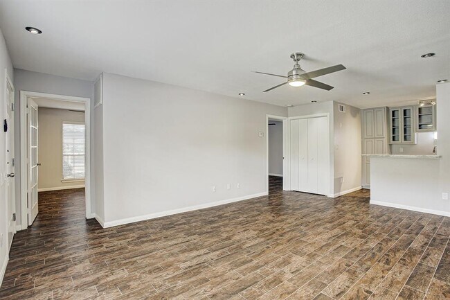 Foto del edificio - 1860 White Oak Dr
