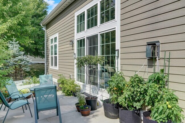 Building Photo - 4025 Wyndham Pointe Cir