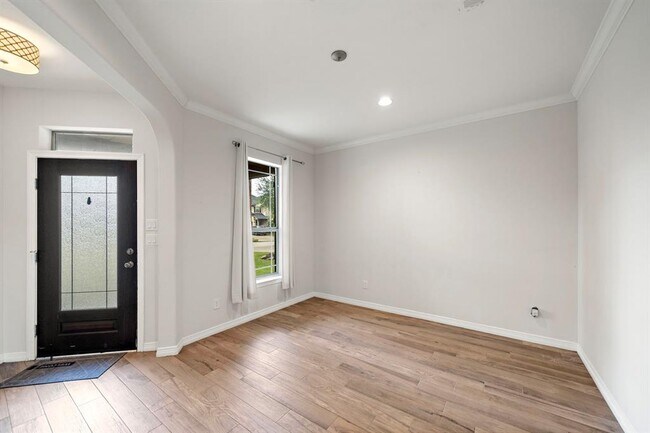 Foto del edificio - 4534 Montcliff Bend Ln