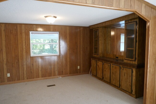 Building Photo - 1409 Mill Pond