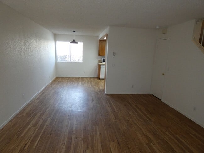 Foto del edificio - Townhouse in South Santa Maria with 1 car ...