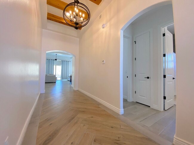 Building Photo - West El Paso Cimarron Neighborhood Stunning 4 bed/2.5bath