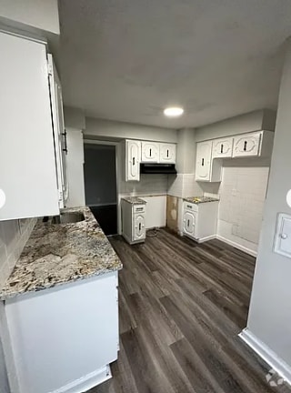 Building Photo - 16611 Eldamere Ave