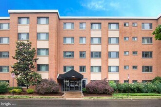 Building Photo - 1200 S Arlington Ridge Rd