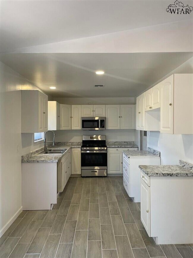 Foto del edificio - 4806 Bonny Dr