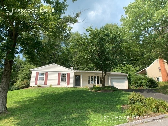 Building Photo - 4 bedroom ranch near Lock Haven Hospital