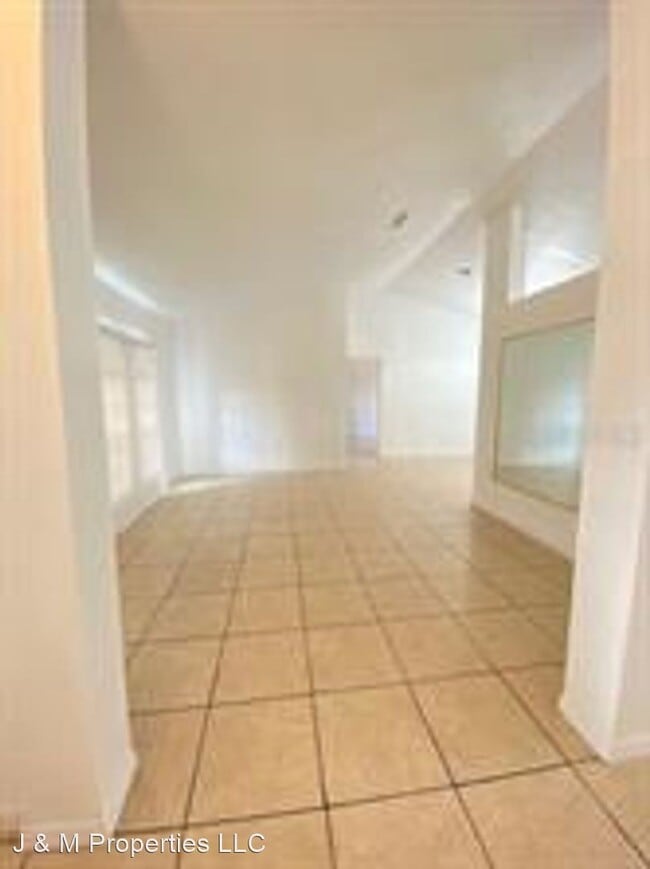Building Photo - 3 br, 2 bath House - 1551 Ortega Ave