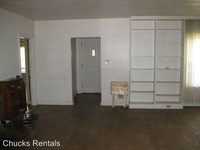 Building Photo - 4 br, 3 bath House - 811 W Walnut Street
