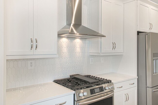 Building Photo - First-floor Primary with 2-car garage