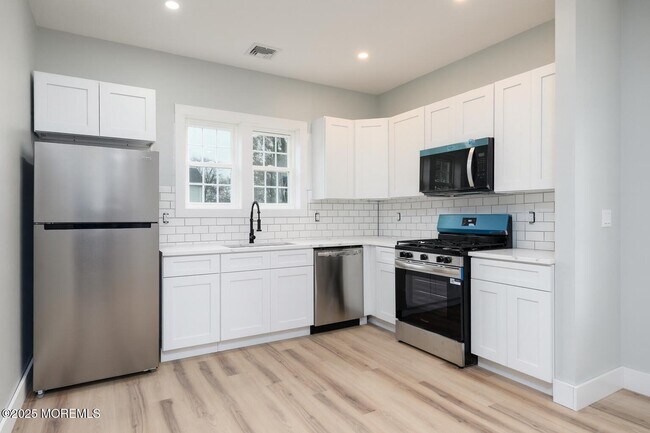 Foto del edificio - 18 Georgia Ave