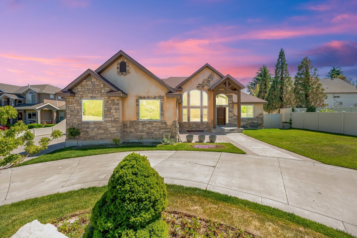 Foto principal - 4333 Park Hollow Ln