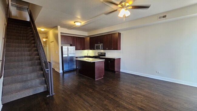 Foto del edificio - 939 W Armitage Ave