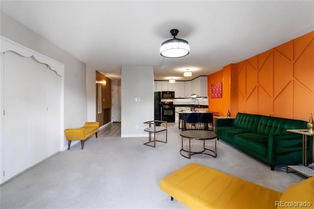 Foto del edificio - 6930 E Girard Ave
