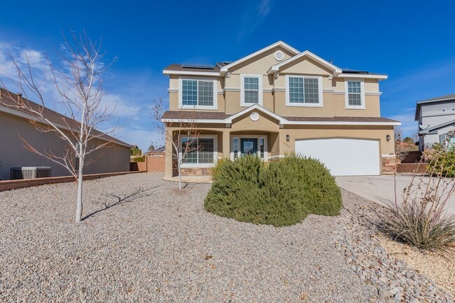 Foto del edificio - Large 2 Story Home - Solar Panels Save Big on Electric!