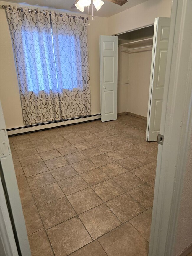 Foto del edificio - Nestled 3 bedroom, 2 bathroom on Orchard Mesa
