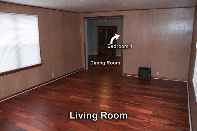 Foto del edificio - 2 bed 1 bath home with garage