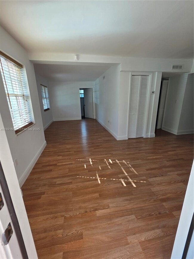 Building Photo - 29 Santillane Ave