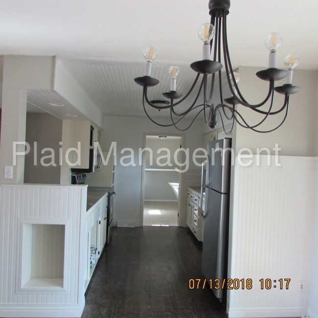 Building Photo - Super cute home with finished basement