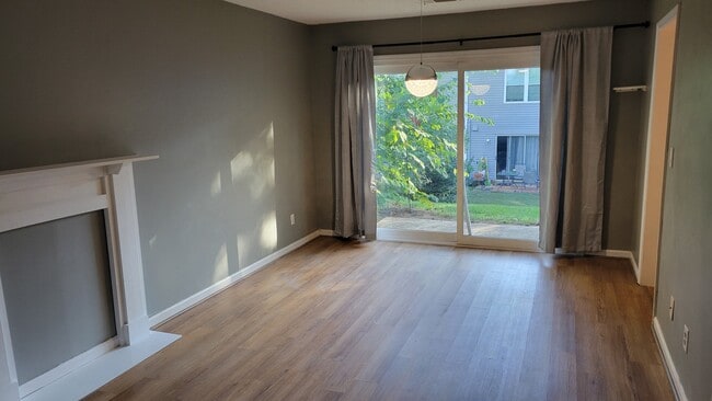 Foto del edificio - 343 Leisure Ct