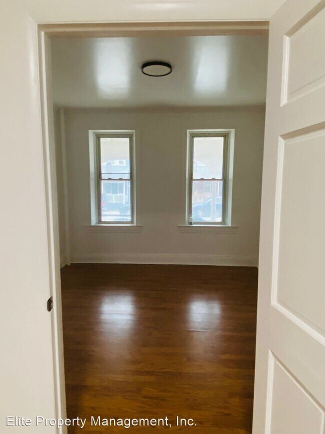 Building Photo - 1 br, 1 bath House - 557 Pennsylvania Ave....