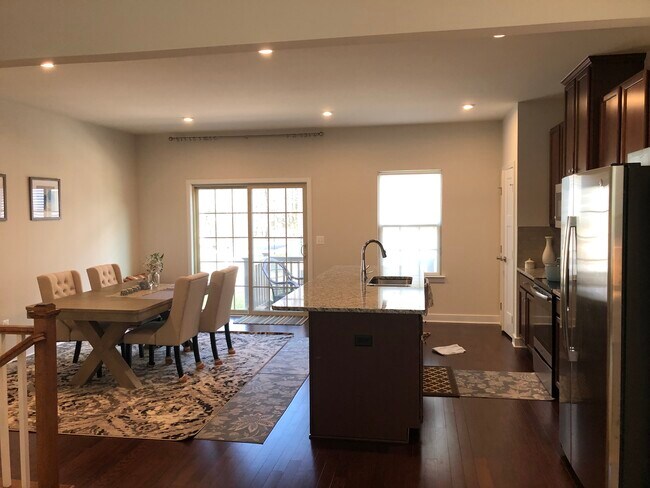 Foto del edificio - 4535 Joseph Bristow Ln