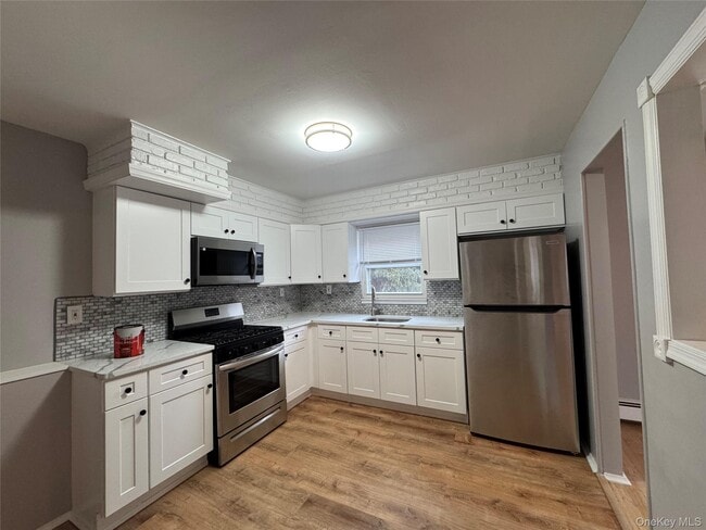 Building Photo - 7 Green St