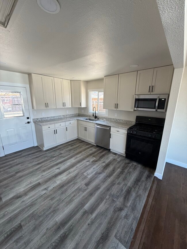 Building Photo - 1313 Rockwood Ave