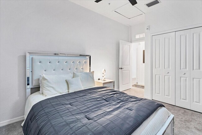 Foto del edificio - 14151 Heritage Landing Blvd