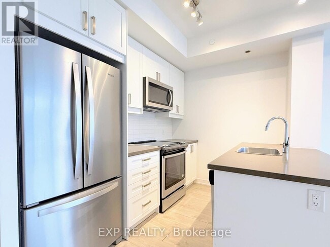 Building Photo - 50 Wellesley St E