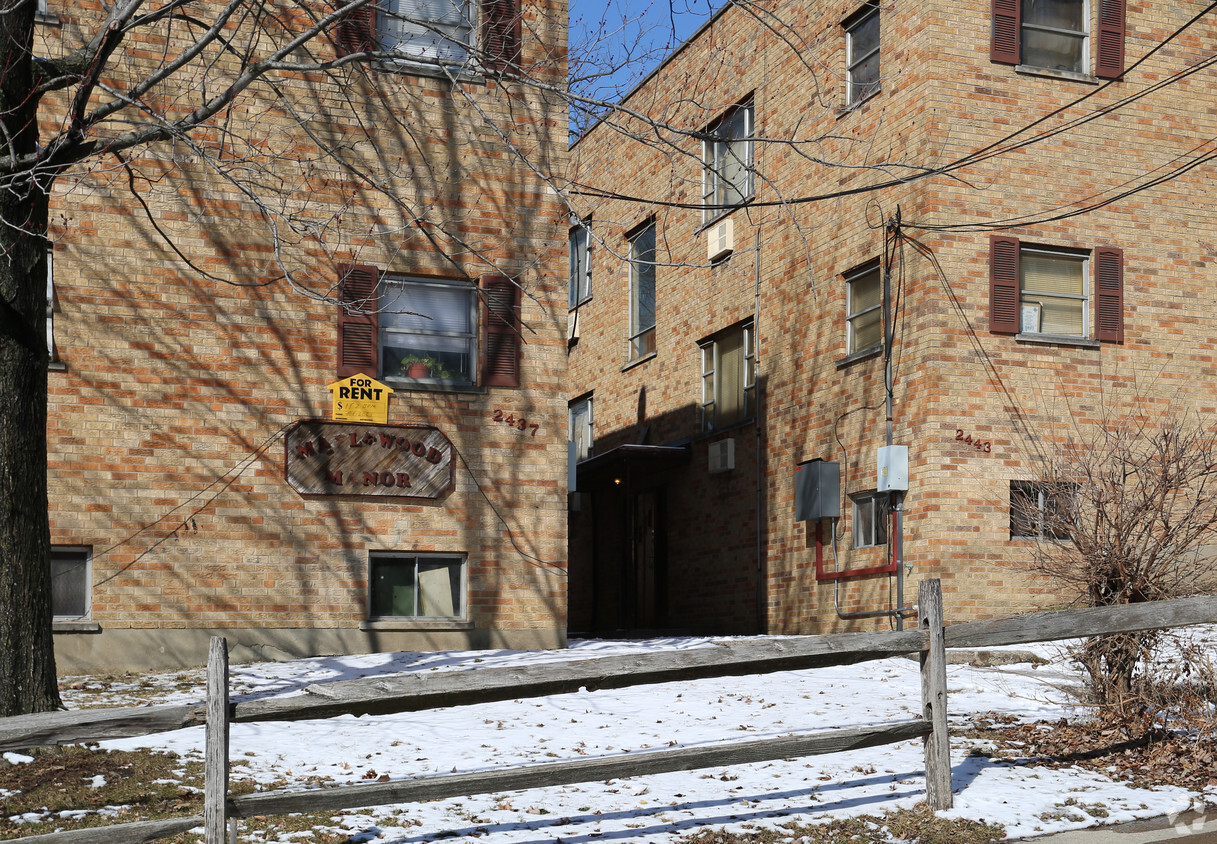 Building Photo - Maplewood Manor